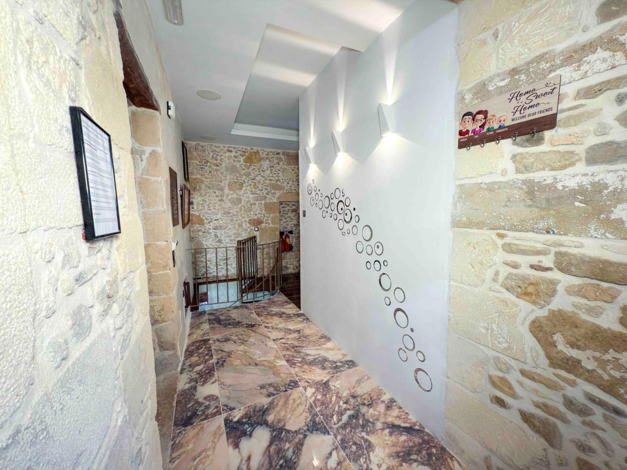 Heated Private Ozone Salt Pool, Jacuzzi, Cinema Inside & Outside, Ping Pong, Billiard, Ps5, Playground, Giant Chess, Giant Monopoly, Table Football, 3X Surround Sound - Villa Rokka Luxe Kíssamos Exterior foto