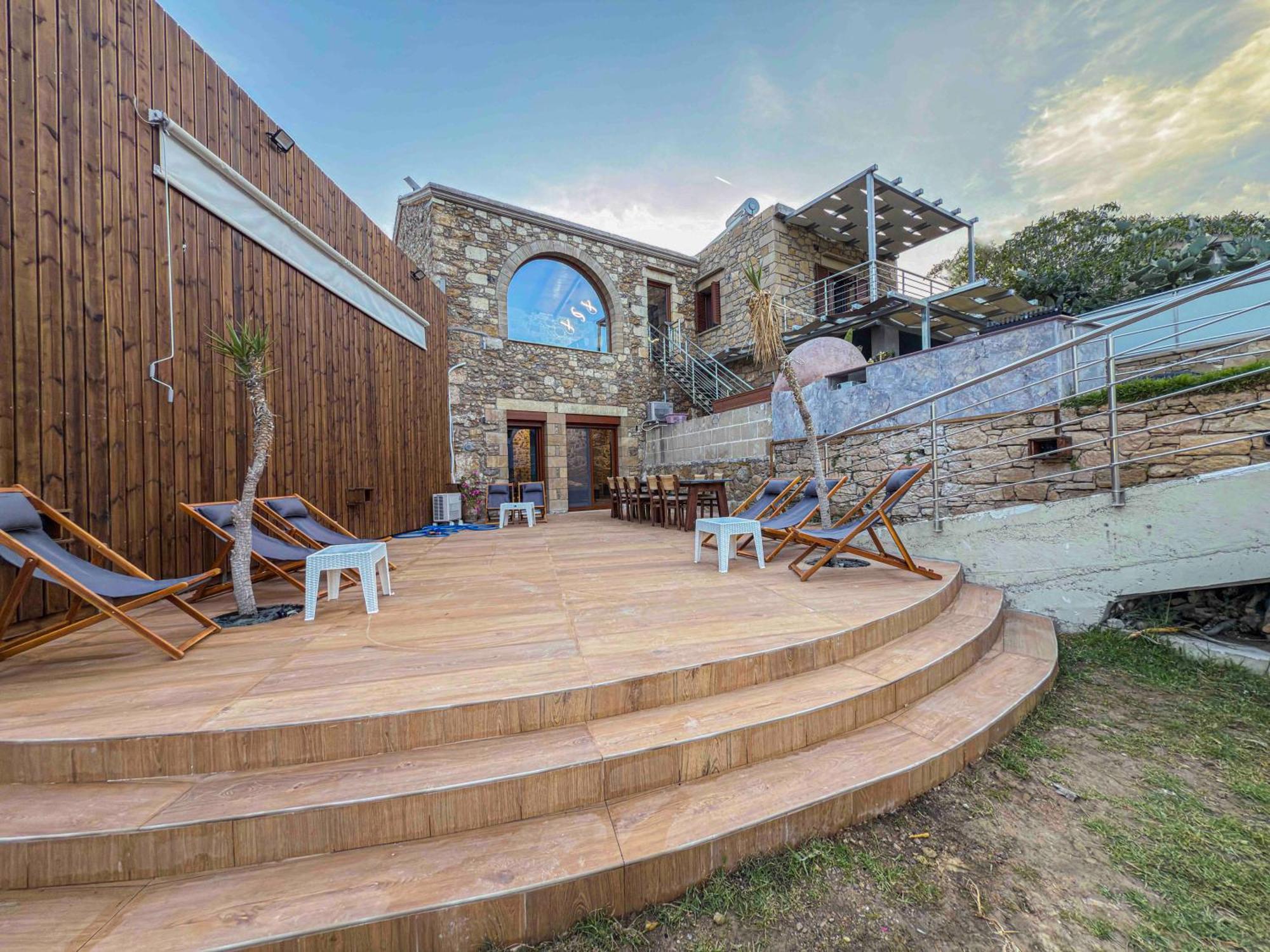 Heated Private Ozone Salt Pool, Jacuzzi, Cinema Inside & Outside, Ping Pong, Billiard, Ps5, Playground, Giant Chess, Giant Monopoly, Table Football, 3X Surround Sound - Villa Rokka Luxe Kíssamos Exterior foto