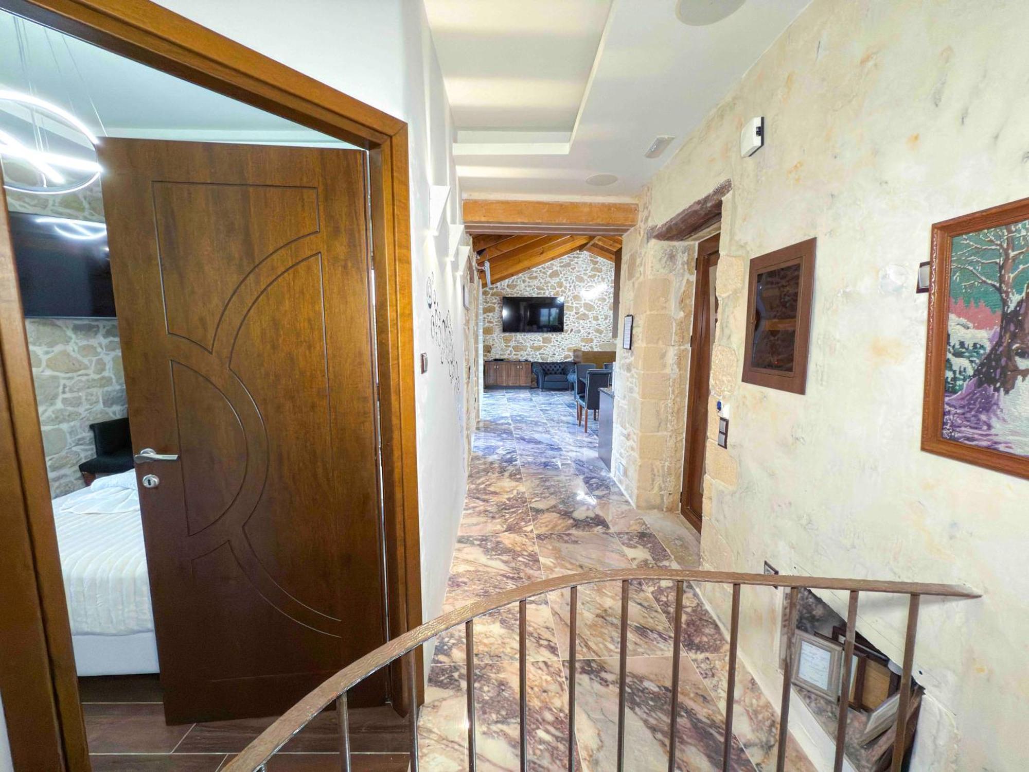 Heated Private Ozone Salt Pool, Jacuzzi, Cinema Inside & Outside, Ping Pong, Billiard, Ps5, Playground, Giant Chess, Giant Monopoly, Table Football, 3X Surround Sound - Villa Rokka Luxe Kíssamos Exterior foto